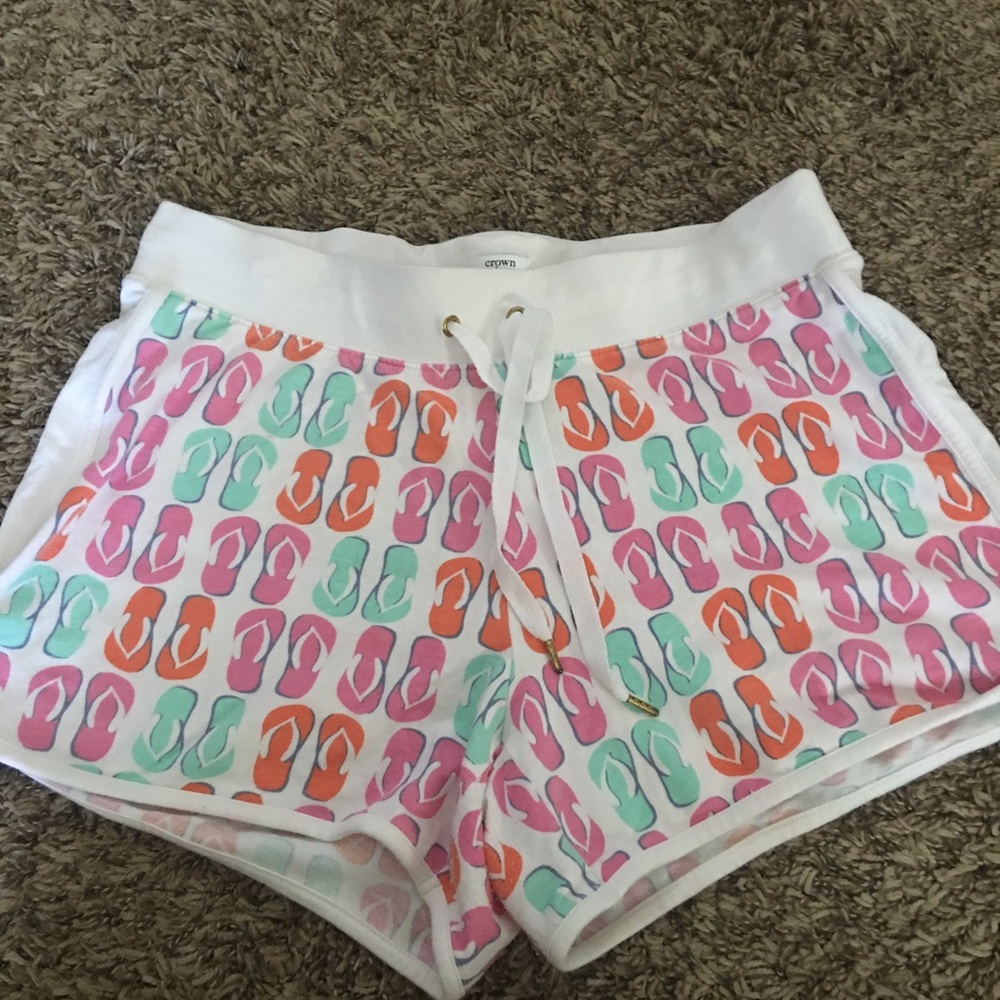 CROWN & IVY BEACH SHORTS
